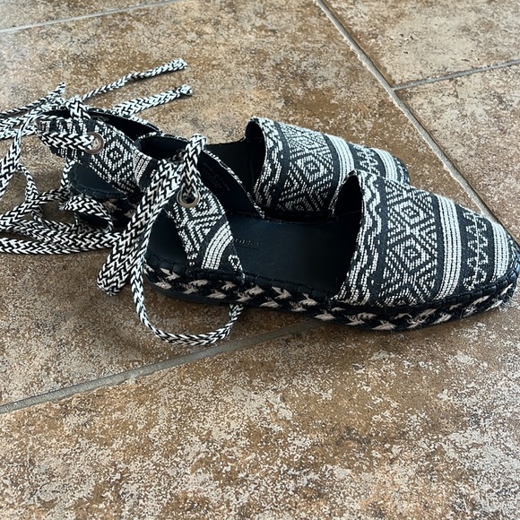 ASOS adorable espadrilles! - Picture 2 of 3